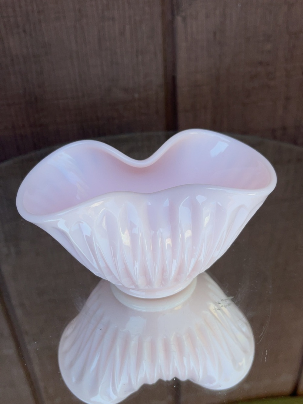 Cambridge Crown - Pink Opalescent Tuscan Ruffle Shell Bowl